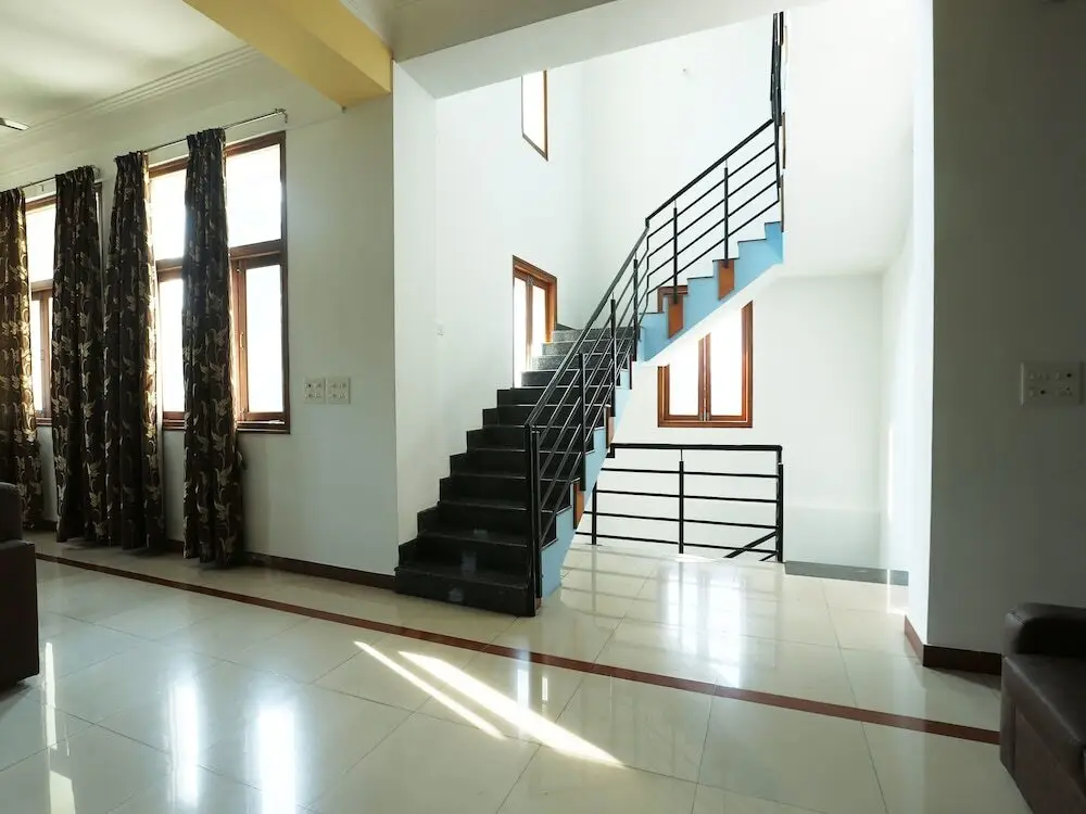 Майсур: OYO 13566 Sujatha Residency