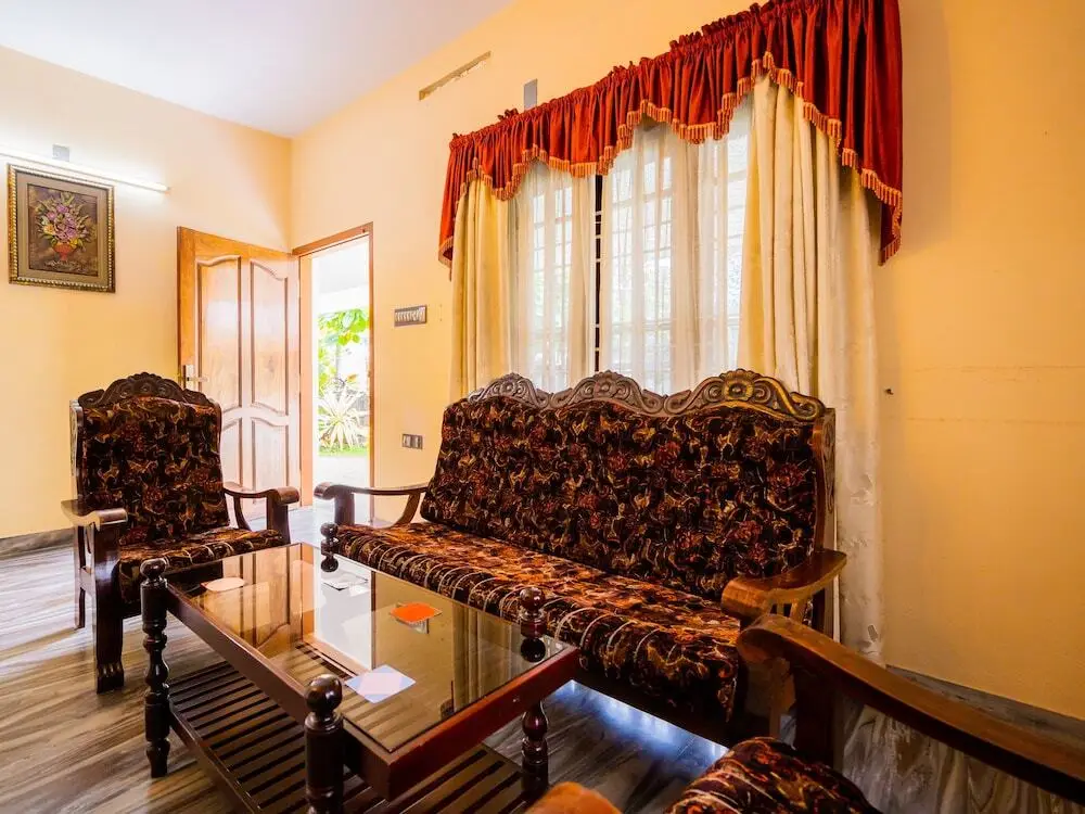 Эрамаллур: OYO 14172 Home Modern 2 BHK Palarivattam