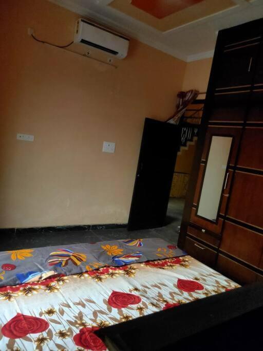 Дехрадун: Cheerful - 3BHK Villa DDN/RKESH/HRDWR near airport