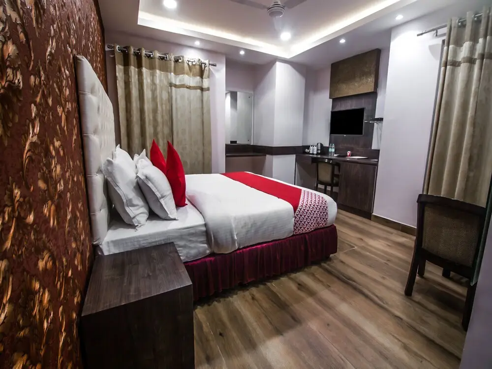 Гувахати: OYO 15582 Hotel Vrinda Regency