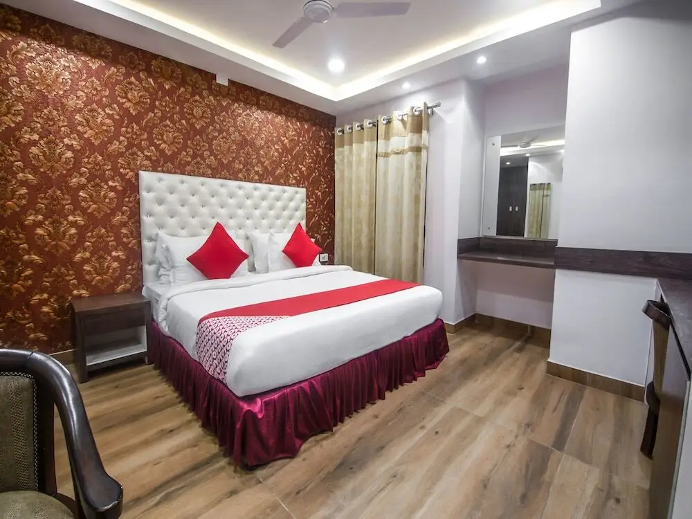 Гувахати: OYO 15582 Hotel Vrinda Regency