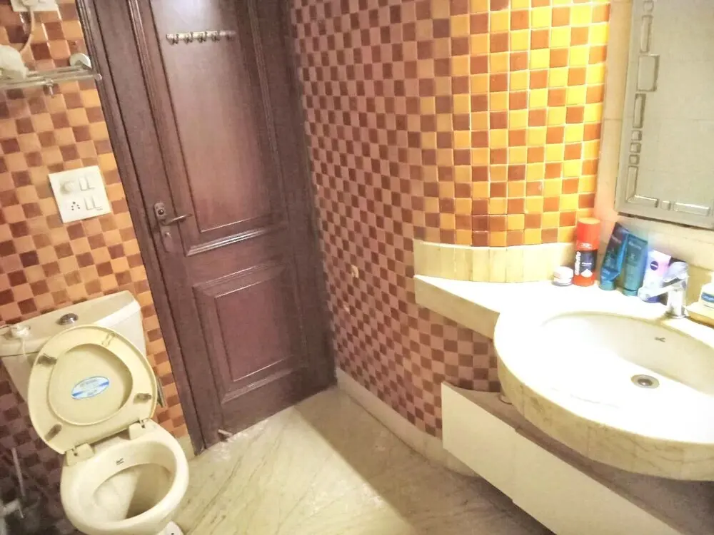 Нью-Дели: Captivating 2-bed Apartment in New Delhi