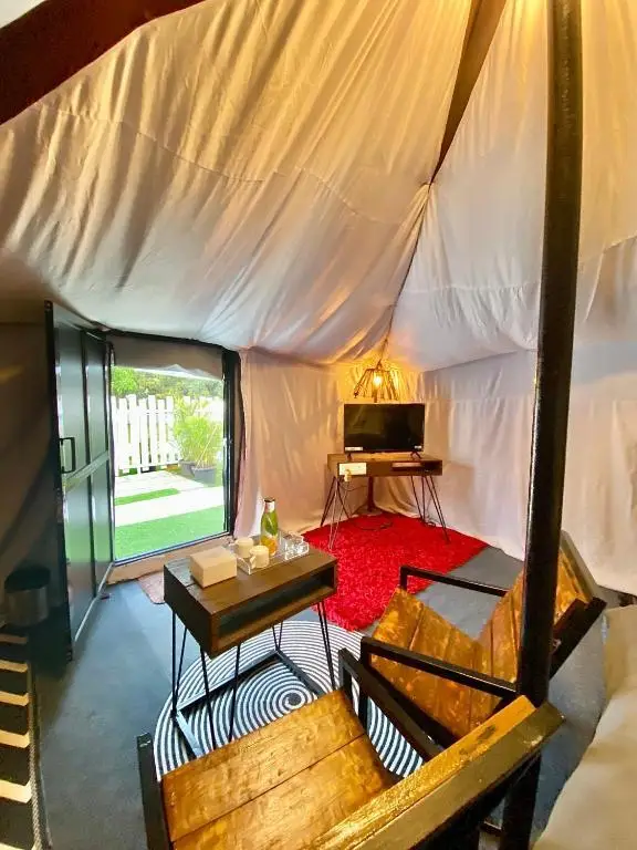 Хандала: GLASS HOUSE with private pool in Lonavla