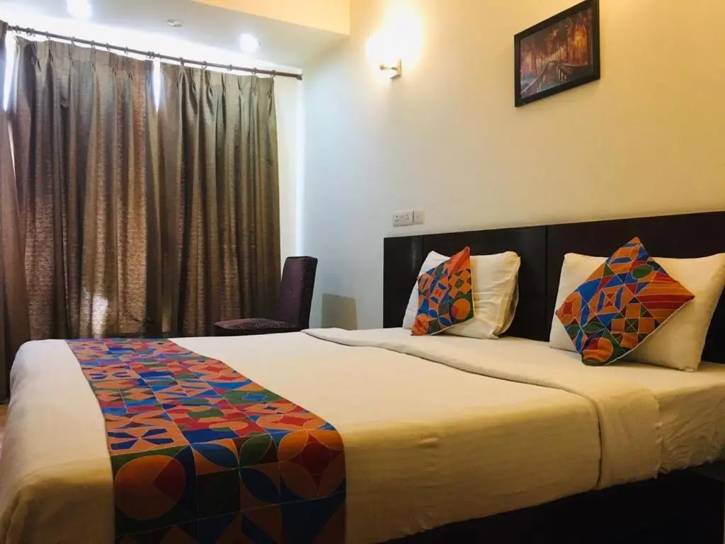 Нойда: Merriment Alpha Hotel At Noida