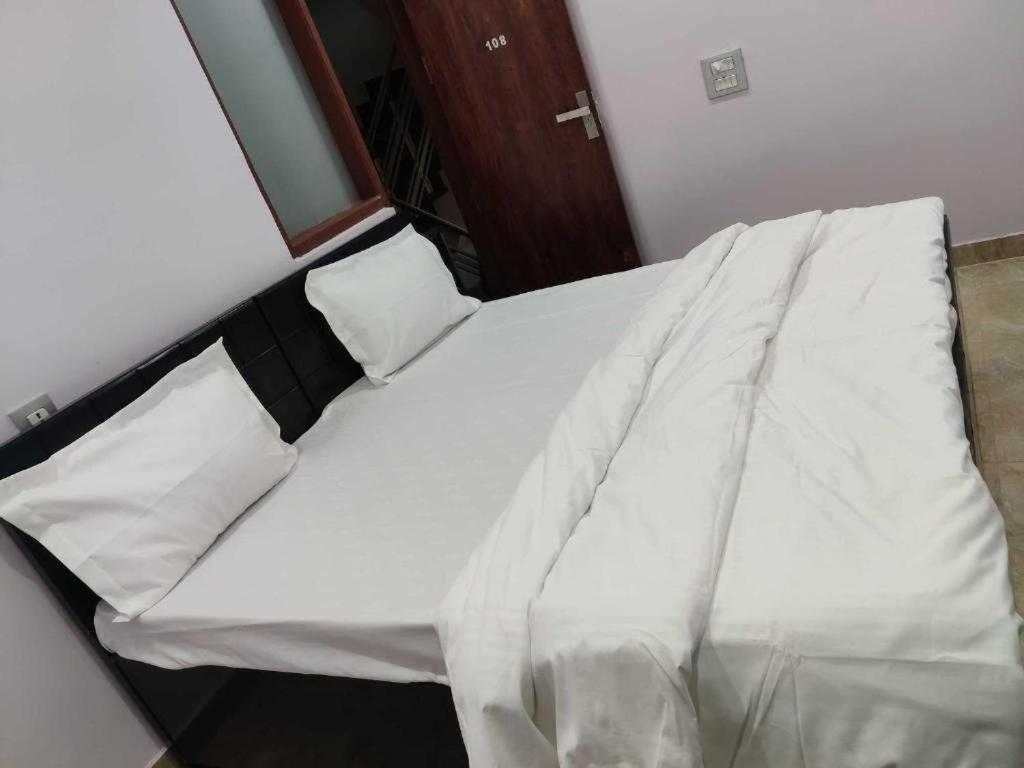 Алвар: POP 80576J Vasu Hotel