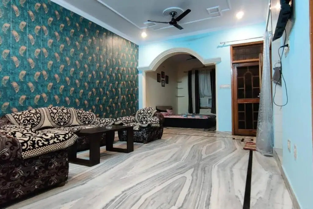 Лакхнау: Yash's Congenial stays - 1 Rk independent place.