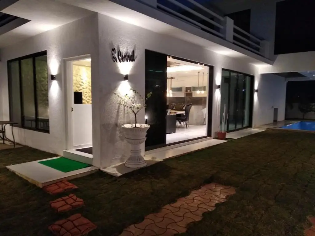 Хандала: Platinum Villa 3BHK