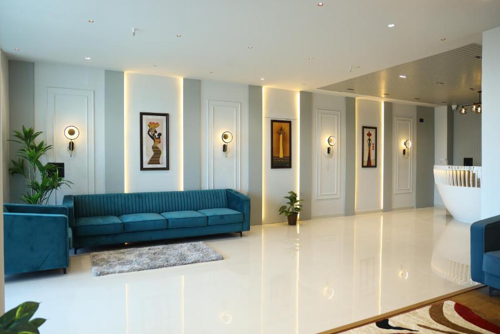 Сурат: HOTEL THE PARKER INN By KBNT GROUP