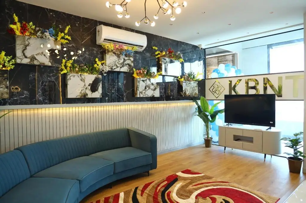 Сурат: HOTEL THE PARKER INN By KBNT GROUP