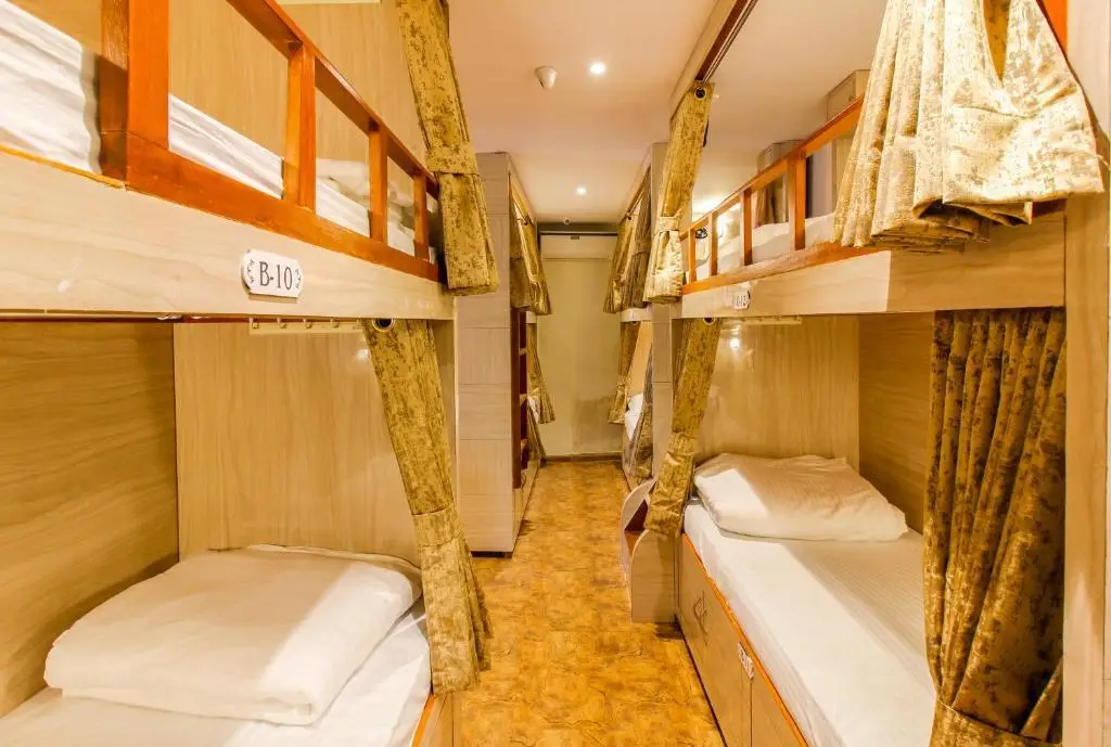 Мумбаи: Hygeinic Airport Dormitory Near by Bom