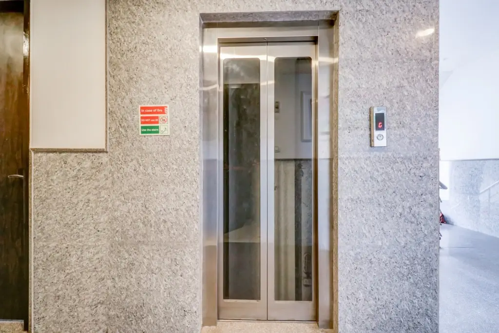 Нью-Дели: OYO 80200 Olive Inn