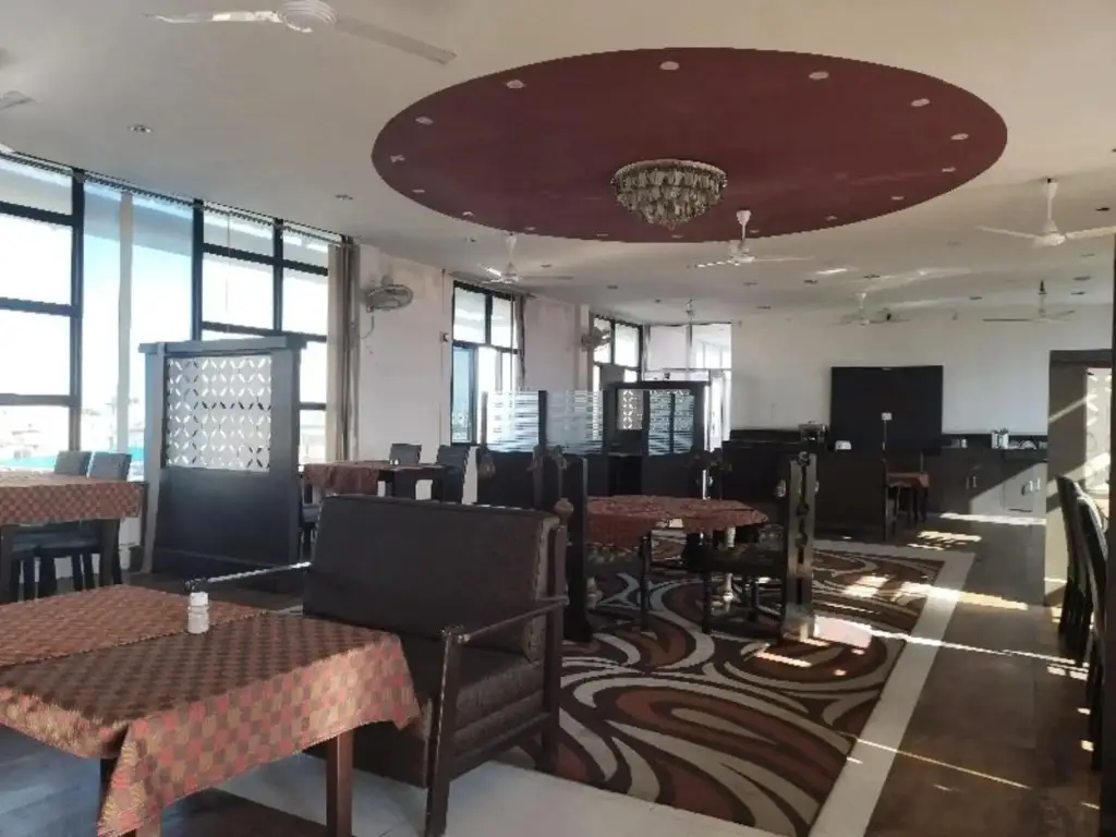 Дибругарх: Capital O 8801 Hotel JS Tower