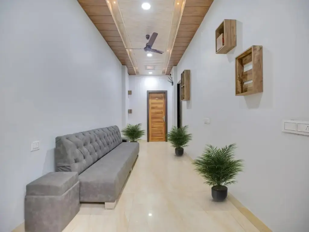 Лудхиана: Oyo Flagship 807065 Hotel Crown