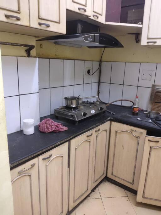 Колката: Lovely 3 bedroom rental with clubhouse facilities