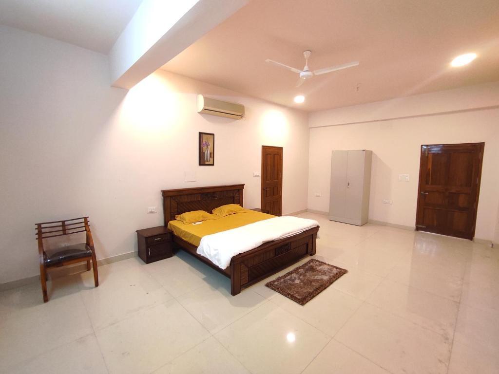 Хидерабад: 4-Bhk, Stone Home, Banjara Hills, Luxurious Home