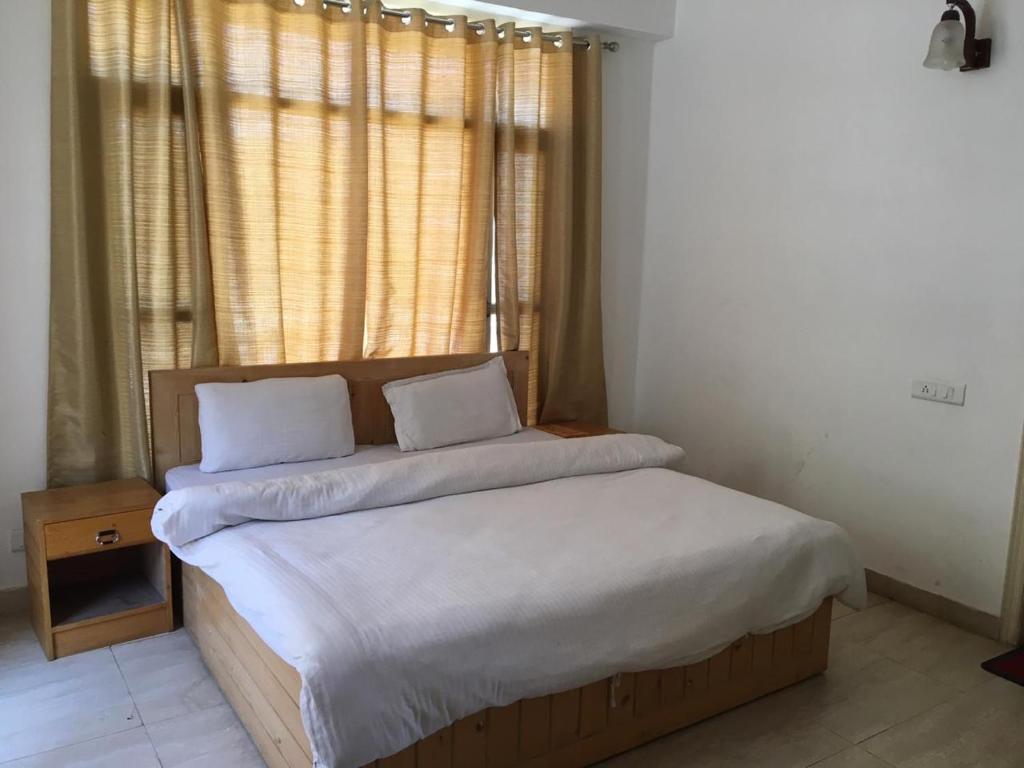 Дхарампур: Himalyan Hills I Serviced apt I Nature I Chef I Kasauli