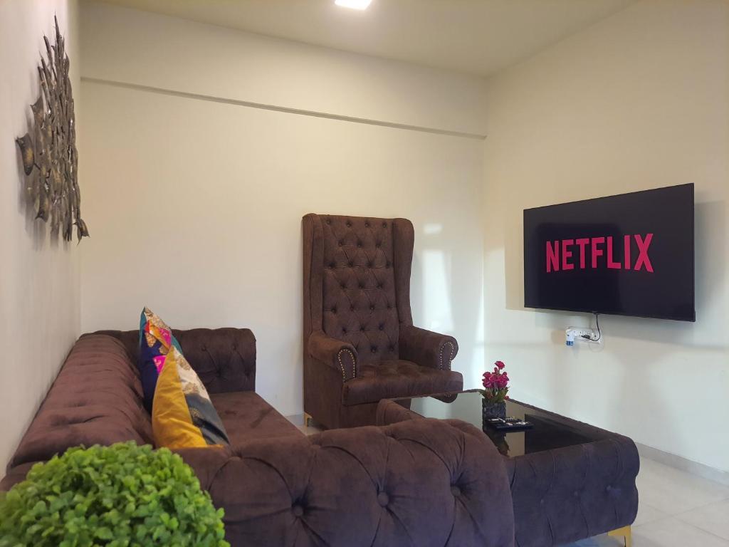 Мумбаи: OSI Service Apartments Santacruz