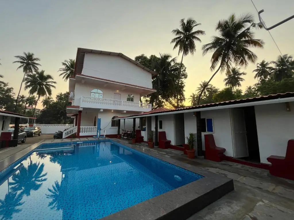 Морджим: Pool Side Cottages in La Paulo's B2B in Morjim