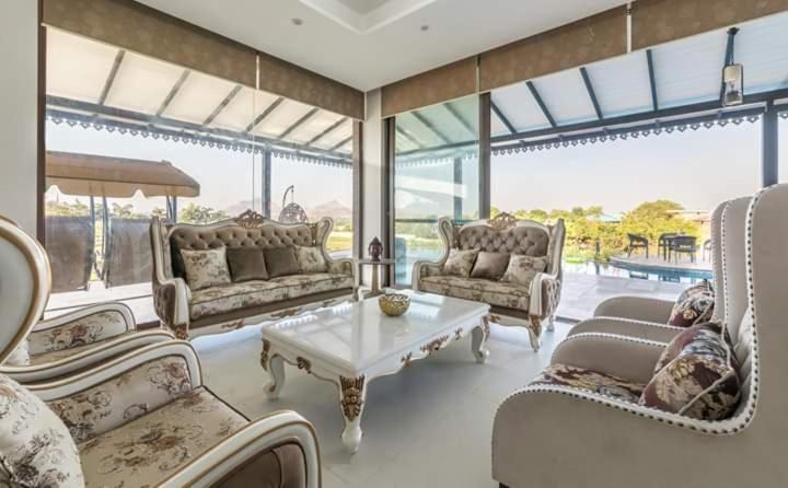 Нашик: Hidden Heaven 4 Bhk