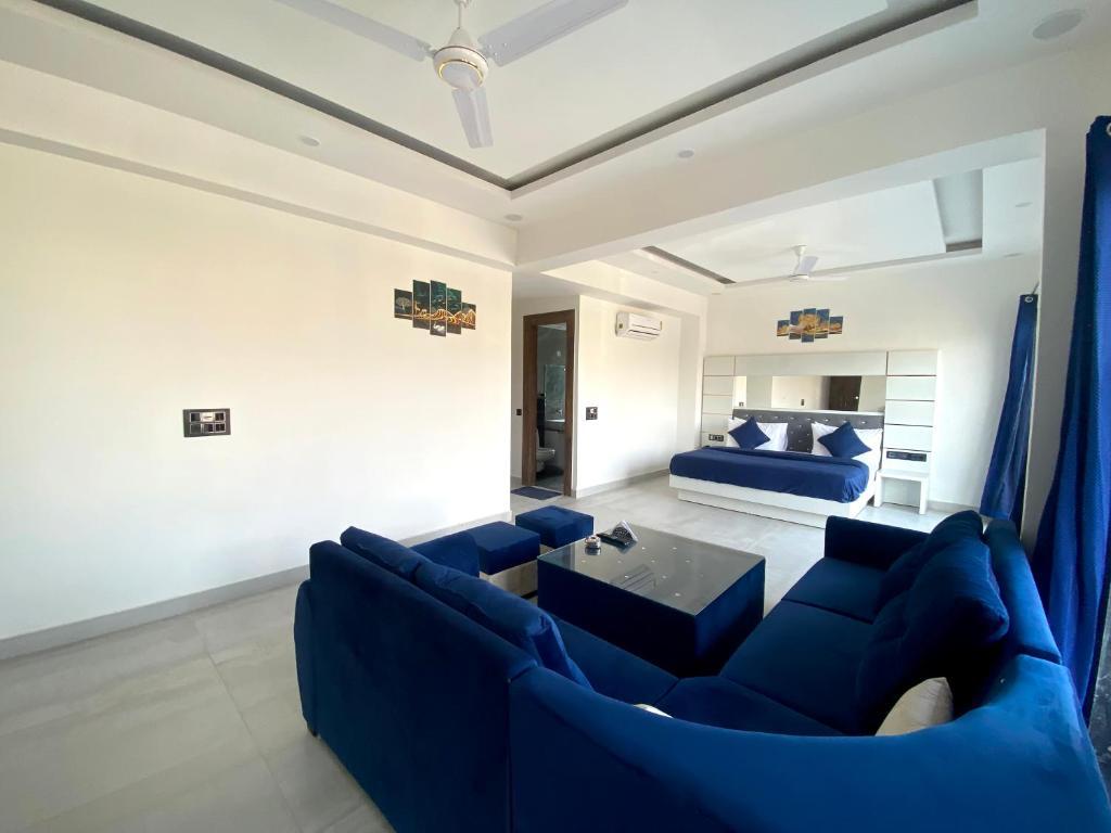 Нойда: The Metro Stay By F9 Hotels-Near Sector 18 Metro Station Noida