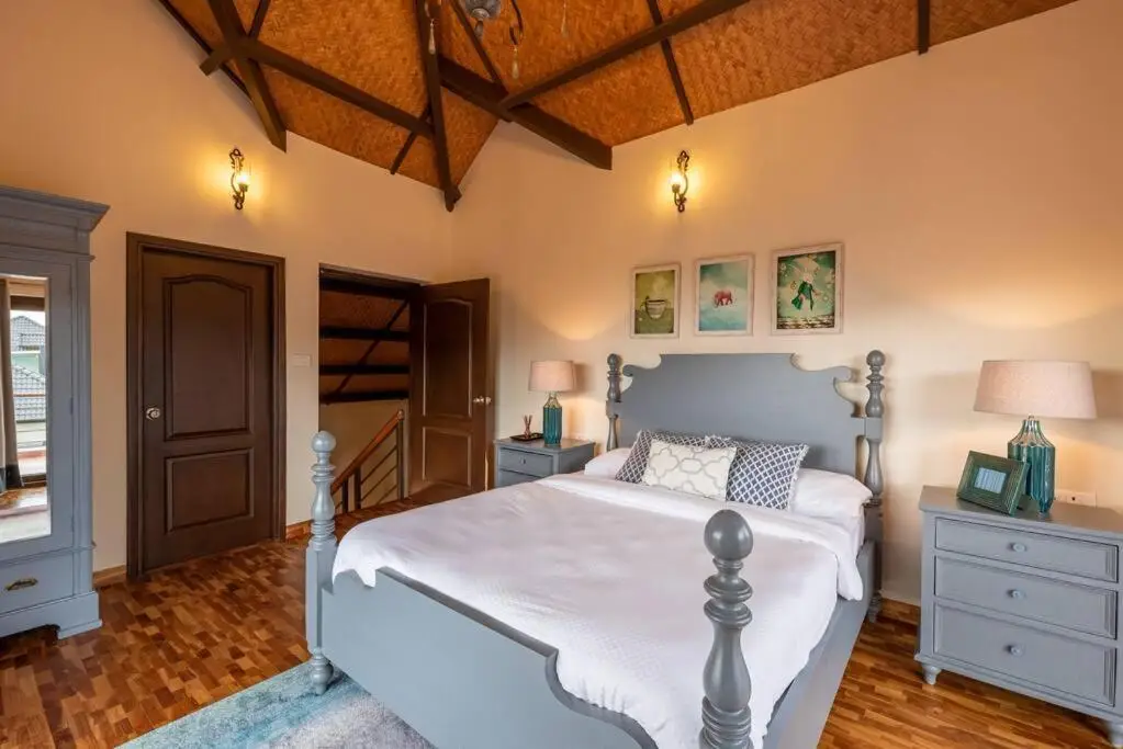 Кунур: Claire 1br luxurious room overlooking plantation