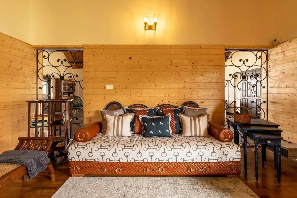 Кунур: Claire 1br luxurious room overlooking plantation