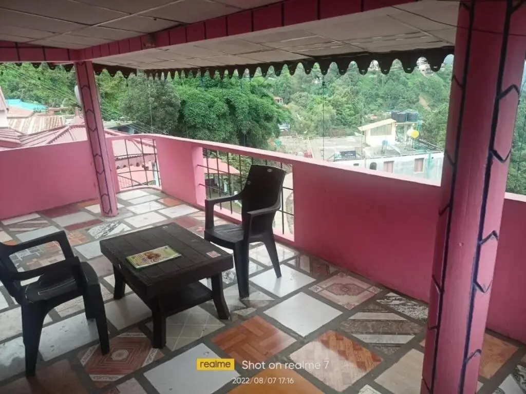 Наинитал: Oyo Home 80654B Thaharaav