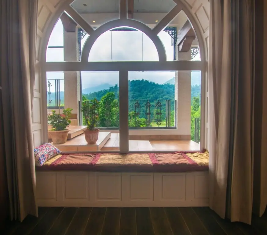 Массури: Rustic Art Deco Boutique Villa With Stunning Views by Wanderlust