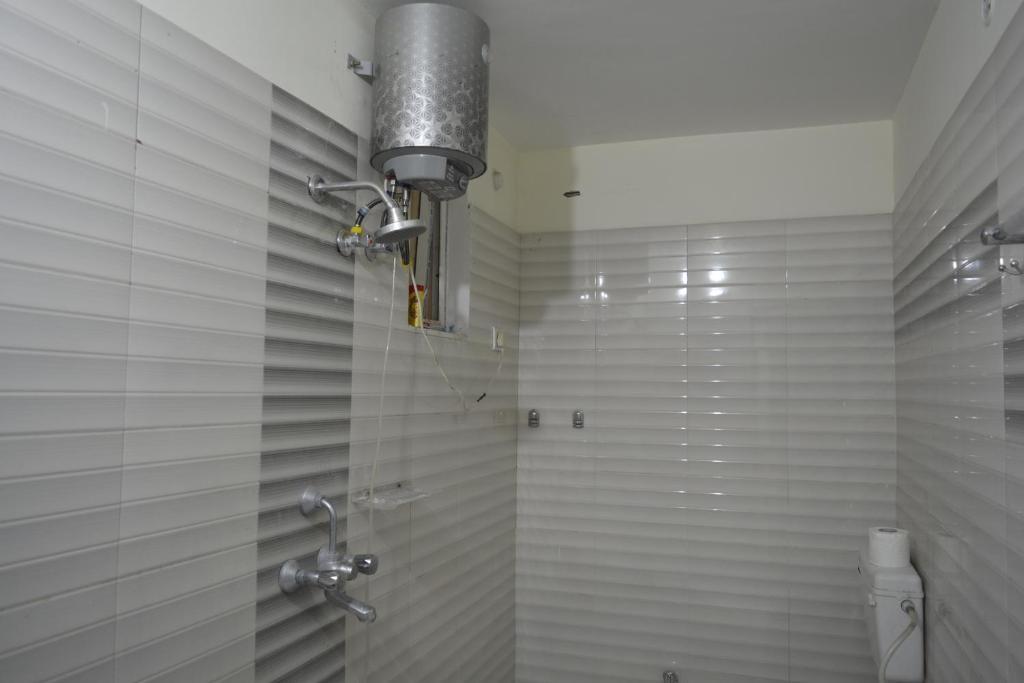 Варанаси: Pretty Garden View, 3BHK Furnished Flat near Kashi Vishwanath Temple