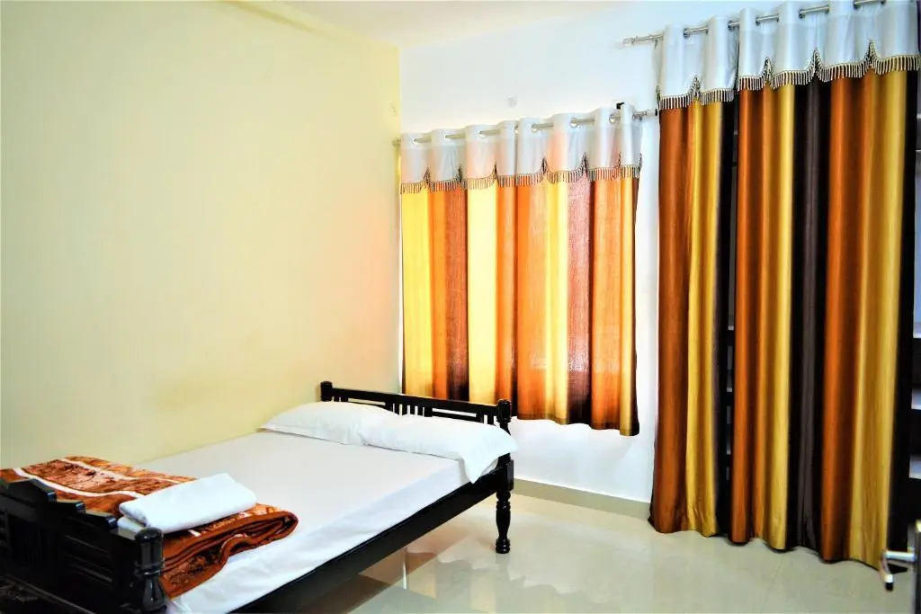 Варанаси: Pretty Garden View, 3BHK Furnished Flat near Kashi Vishwanath Temple