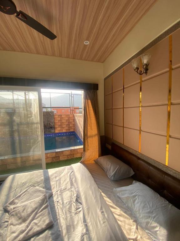 Хандала: Mount Villas 3 bhk private pool