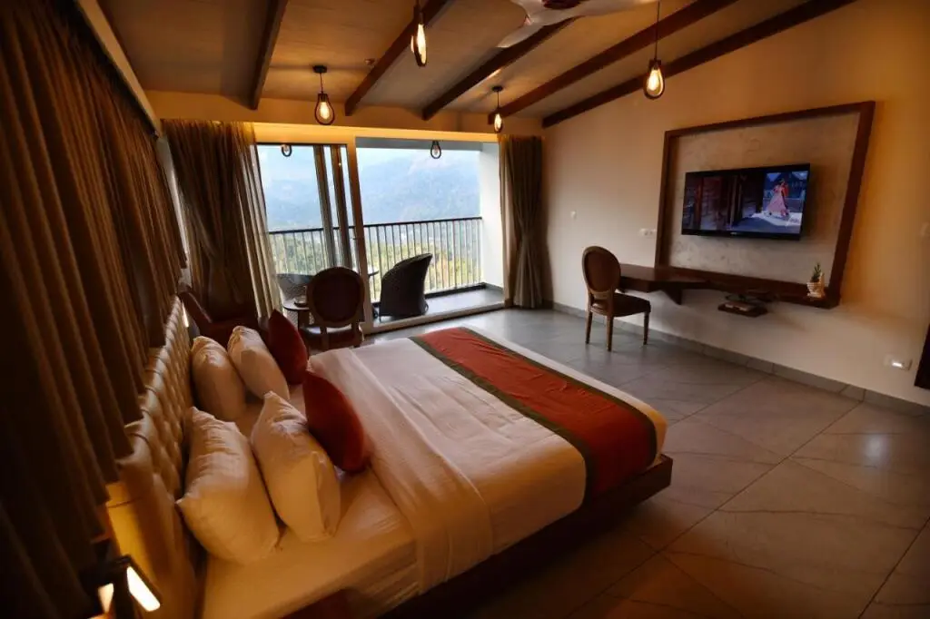 Муннар: British County Resorts