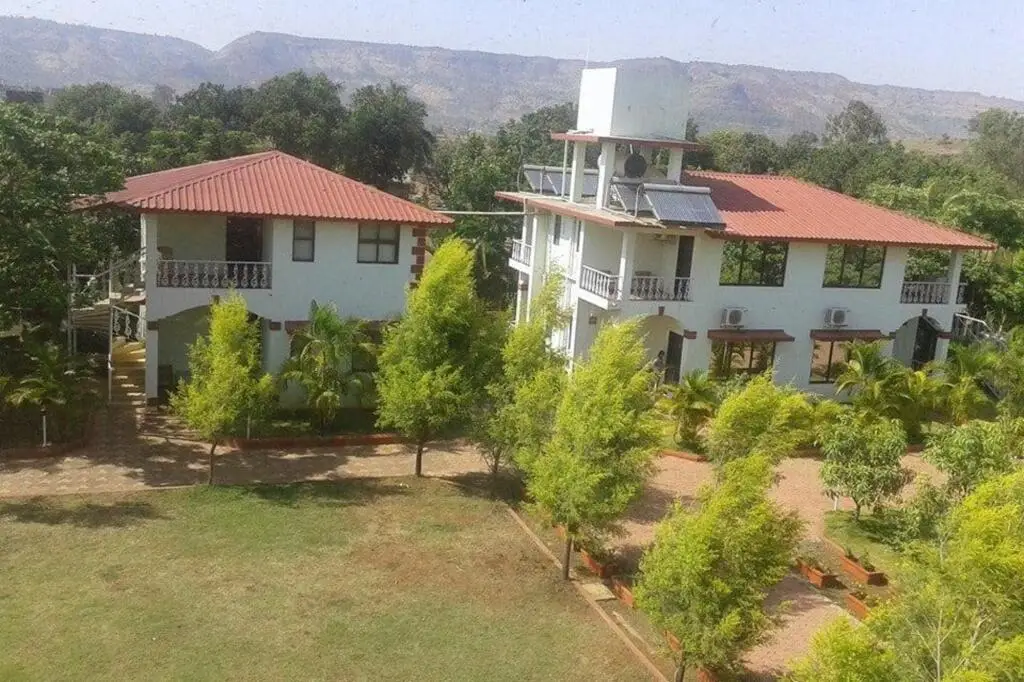 Хандала: Govinda Resorts