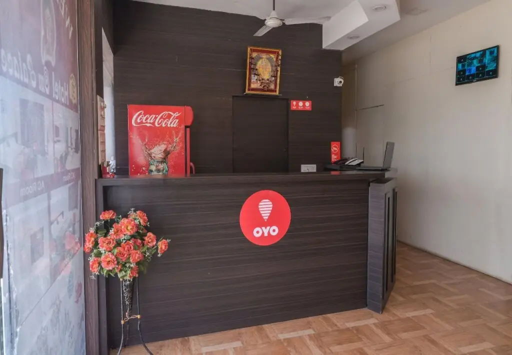 Лонавала: Hotel Om Palace by OYO Rooms