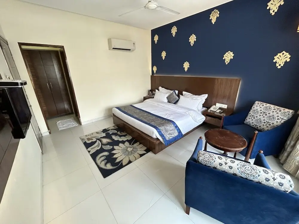 Лонавала: Hotel Gautam