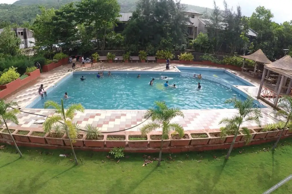 Хандала: Mohili Meadows Resort