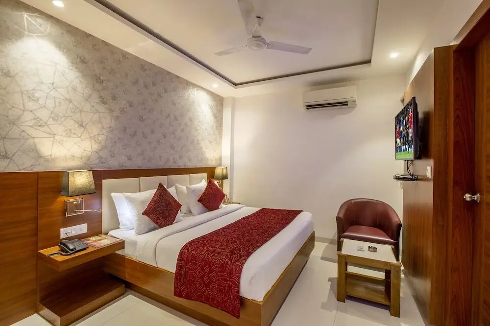 Нью-Дели: Fabhotel Skye Suites
