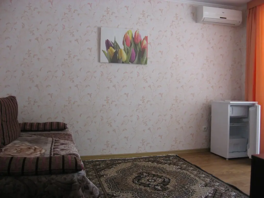 Партенит: Hotel Raduga