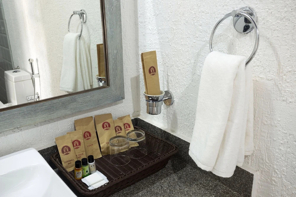 Вагатор: Stone Wood Beach Resort & SPA