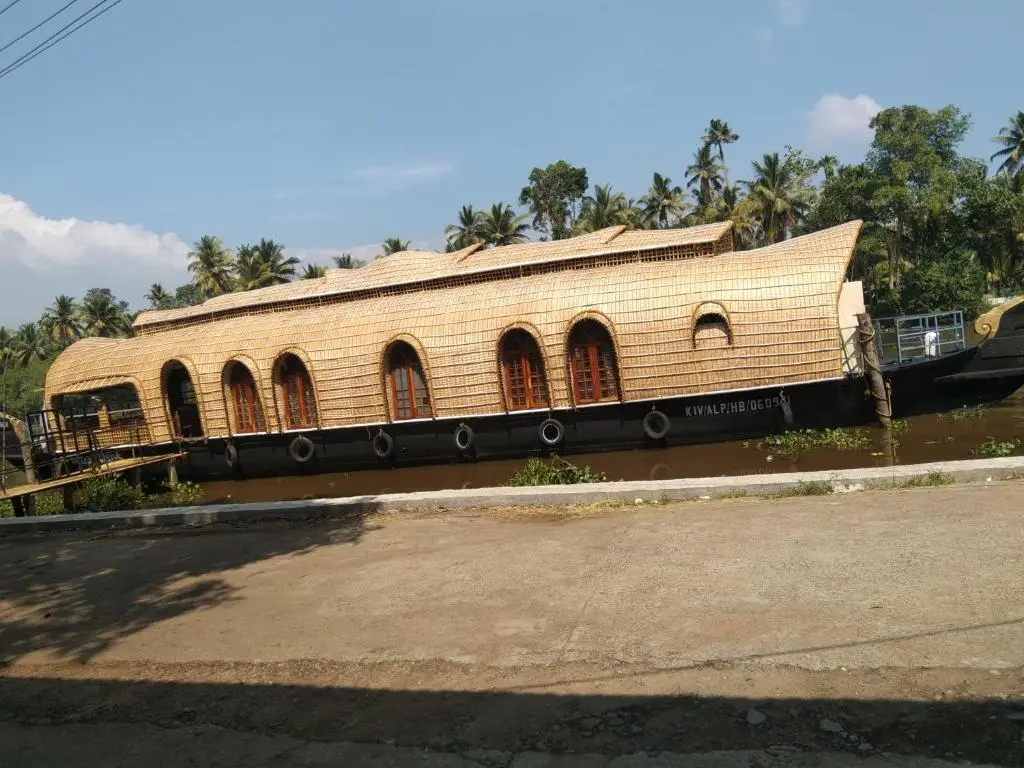 Royal Riviera houseboats — фото 1