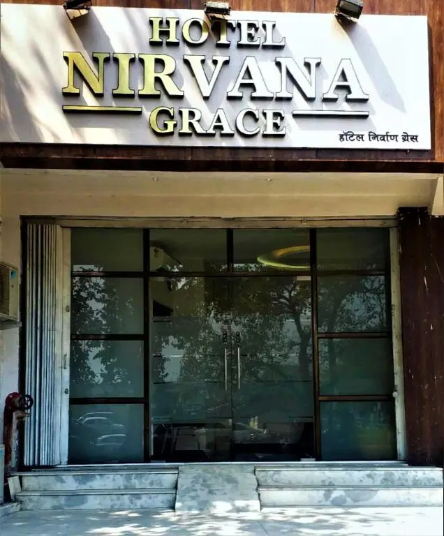 Мумбаи: FabExpress Nirvana Grace