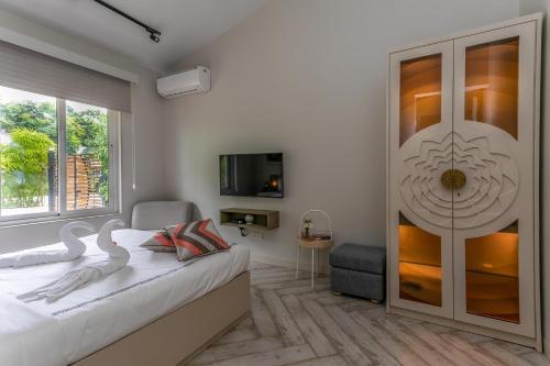 Лонавала: Breeze in the Hills 3BHK Luxury Pool Villa