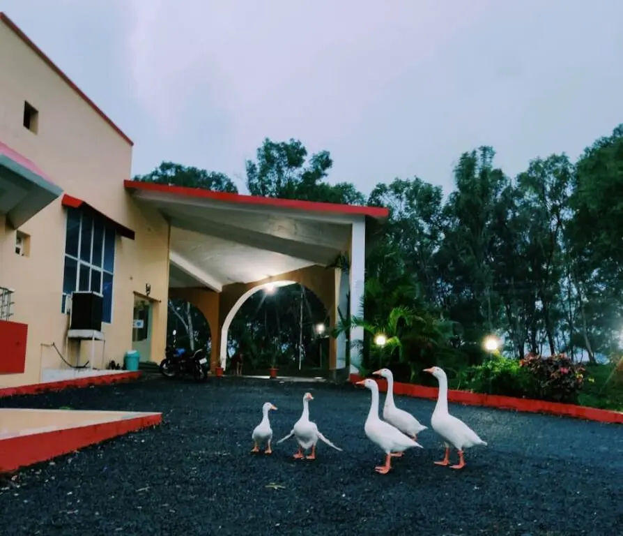 Дхар: TGI Jahaj Mahal Resort