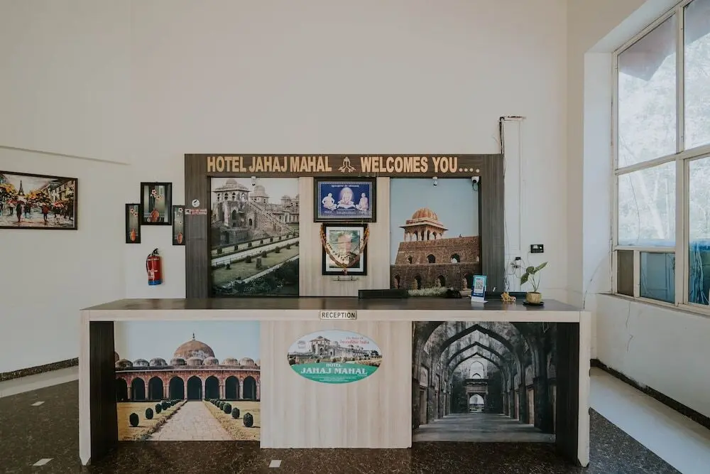 Дхар: TGI Jahaj Mahal Resort
