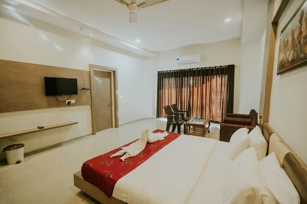 Дхар: TGI Jahaj Mahal Resort