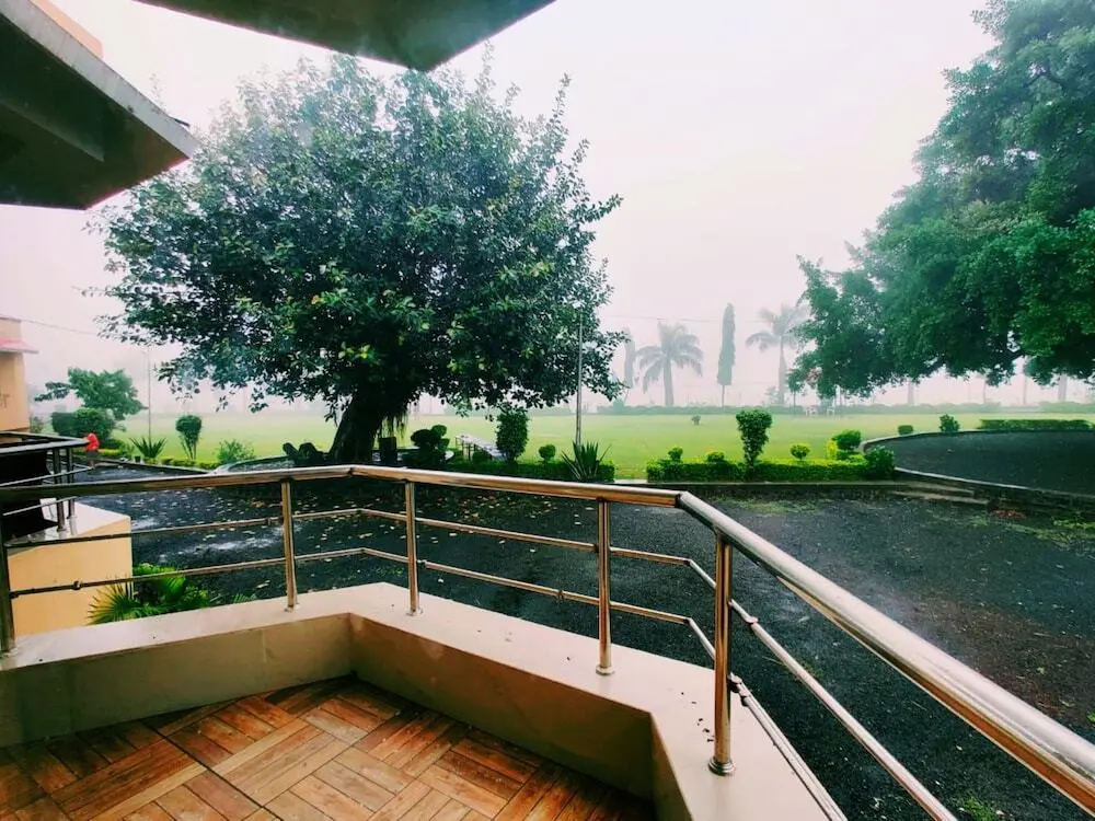 Дхар: TGI Jahaj Mahal Resort