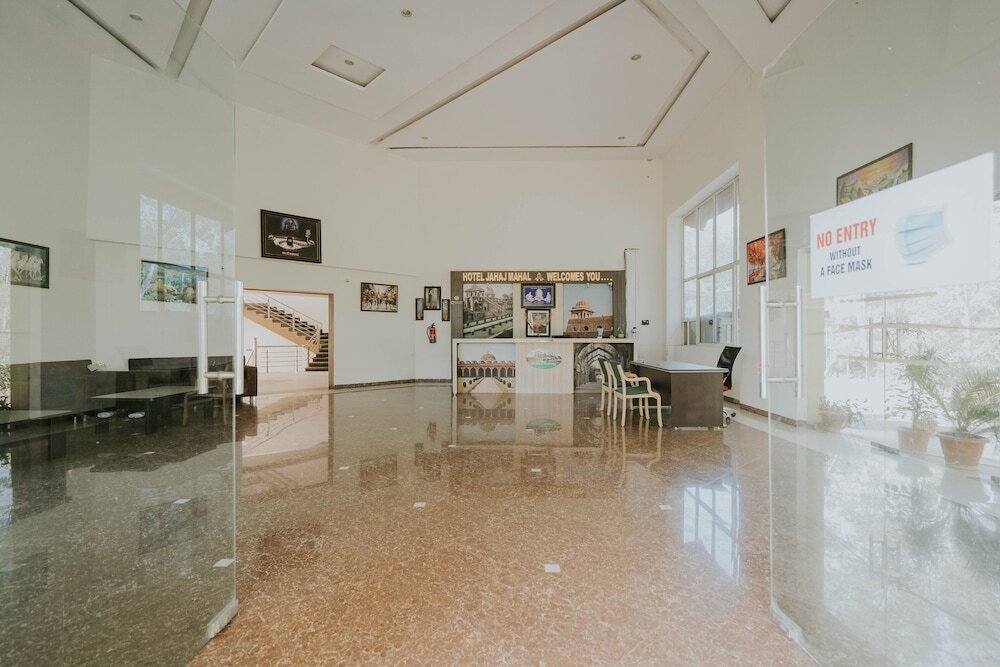 Дхар: TGI Jahaj Mahal Resort