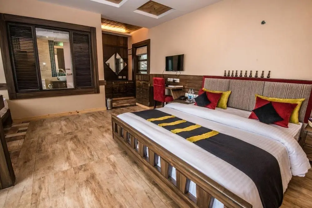 Пеллинг: Hotel hill retreat