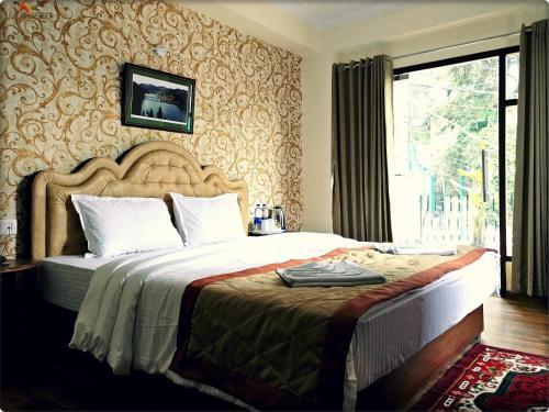 Пеллинг: Hotel hill retreat