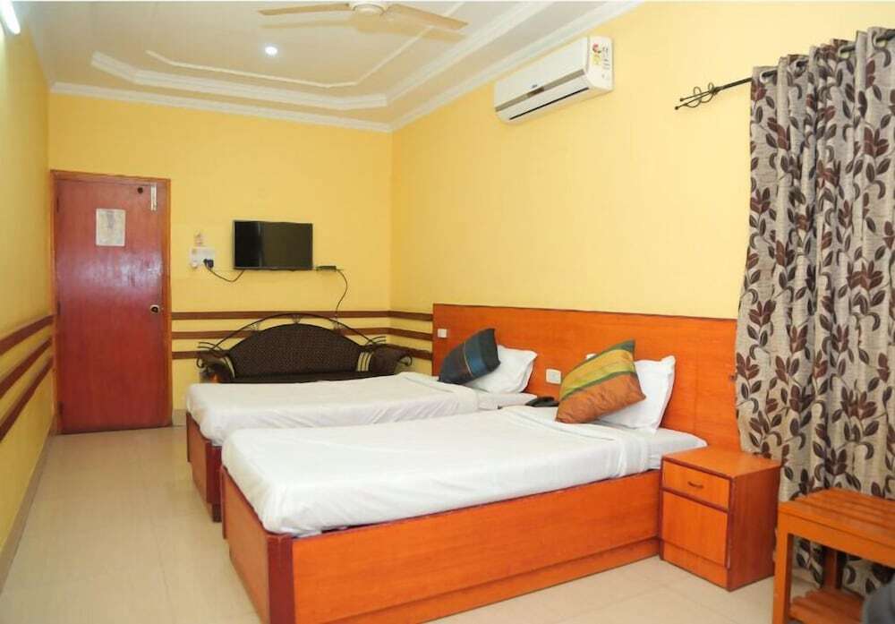 Гувахати: Hotel Anjuna Residency